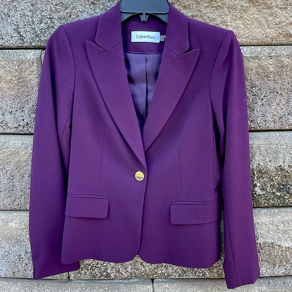 CALVIN KLEIN WOMEN SIZE 2 PLUM BLAZER